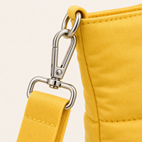 Sac fourre-tout matelassé personnalisé pour femme, souple et rembourré, avec bandoulière réglable, sac à main porté épaule ou croisé, idéal pour le voyage, vente en gros, usine OEM