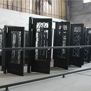 Наружная двойная стальная дверь из кованого железа