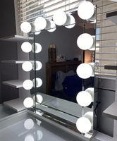 Nouvelle Table de Maquillage Haut de Gamme de Luxe Coiffeuse à Plateau en Verre avec Miroir Lumières LED 13 Tiroirs Meuble de Salon