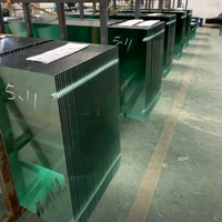 Verre trempé XinHong sur mesure, perforation possible, haute résistance pour projets de décoration d'escaliers et serres