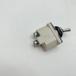 สวิตช์แบบกด Senwitt รุ่น 4D-1836 สำหรับรถขุดไฮดรอลิกขนาดเล็ก อะไหล่เครื่องจักรก่อสร้าง สีขาว - Product Image 1