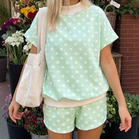 Ensemble de vêtements de détente pour femmes en rose et blanc à pois, 2 pièces, haut à col rond côtelé contrastant à manches courtes, short, tenue décontractée, broderie personnalisée