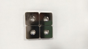 Materiales magnéticos buen precio imán de neodimio Código HS 85051110 agujero avellanado imán máquina fabricante Esquinas redondeadas - Product Image 2