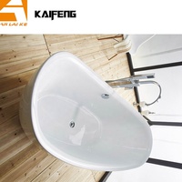 Baignoire autoportante en acrylique de luxe en forme de bateau KF-720, joint sans soudure, double marchepied, drain escamotable noir, blanc brillant