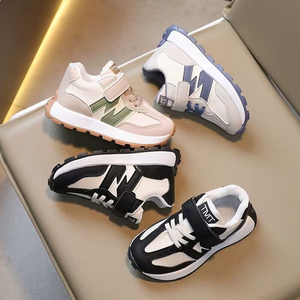 Chaussures de sport décontractées noires pour enfants, design de marque, à fermeture auto-agrippante, pour bébés garçons, mignonnes et abordables - Product Image 1