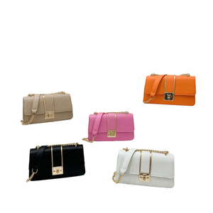 Bolsos de mano para mujer, bolsos de hombro con cadena de cuero PU, bolso para axilas para mujer, bolsos con cierre, bolso de hombro cuadrado con solapa a la moda, venta al por mayor - Product Image 1