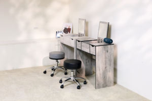 Direct Manufacturer <b>Vanity</b> Makeup With <b>Mirror</b> Good Quality Modern Makeup <b>Vanity</b> <b>Table</b> - Product Image 5