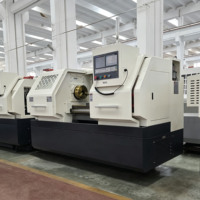 Tour CNC automatique CK6150 à banc plat de 1000 mm pour l'usinage d'arbres, de disques et de filetages