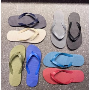 Hot-selling Winter & Summer Breathable Anti-Slip Odor-resistant Flat Outdoor Beach <b>Slippers</b> - Product Image 1