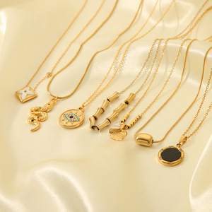 สร้อยคอจี้รูปดาวพระจันทร์ทรงสี่เหลี่ยมผืนผ้าสร้างแรงบันดาลใจตามสั่งชื่อครบรอบปีที่แกะสลักรูปทรงเรขาคณิต - Product Image 4