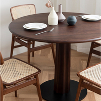Table à manger en bois massif de chêne de style moderne du milieu du siècle, imperméable, écologique, durable, avec base en métal, meubles pour appartement et maison