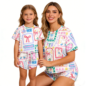 Set Coordinati Estivi Personalizzati con Stampa Leopardata per Mamma e Figlia, Camicia Oversize a Maniche Corte e Pantaloncini, Comodo Completo Loungewear - Product Image 4