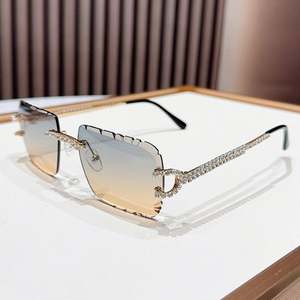 Lunettes de soleil carrées de luxe en alliage, personnalisables avec logo, tendance 2025, protection UV400, sans monture, avec diamants, pour femmes - Product Image 3