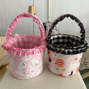 Paniers d'Halloween personnalisés pour enfants, brodés, noirs, style Coquette, avec nœud, imprimés citrouille, chauve-souris et fantôme, à carreaux et à volants - Product Image 2