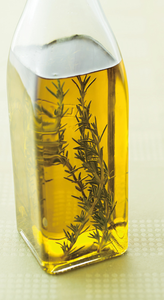 Miel Romero Aceite de menta para el crecimiento del cabello Venta al por mayor Aceite esencial a granel Aceite de Romero para el cabello - Product Image 2