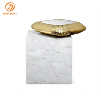 Table basse moderne italienne de luxe pour la décoration de la maison, en cuivre doré et marbre blanc, meubles élégants pour le salon
