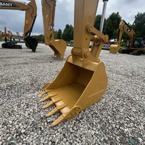 Excavatrice sur chenilles hydraulique Caterpillar 315D2GC d'occasion, 15 tonnes, moteur Cat, pour travaux de terrassement et construction urbaine - Product Image 2