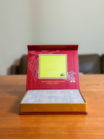 Boîtes cadeaux en papier de luxe de haute qualité 2025 pour Red Bull Rhino Choco, revêtement UV, gaufrage, emballage VIP Honey