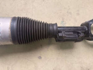A1673200503 A1673200603 Amortisseur de suspension pneumatique démonté avant gauche et droit avec capteur pour <span class=keywords><strong>Mercedes</strong></span> Benz GLE W167 - Product Image 5
