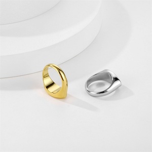 Anillo de Mujer con Diseño Moderno y Delicado, Anillo de Acero Inoxidable Ovalado, Anillos de Oro Personalizables - Product Image 4