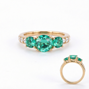 Bague de fiançailles et de cadeau Starsgem tendance en or avec émeraude et diamant de laboratoire personnalisés - Product Image 1