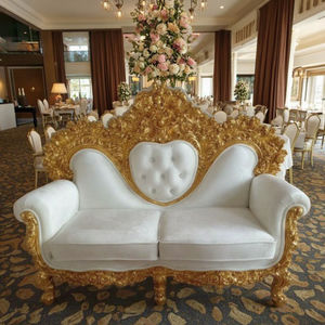 दिल का आकार उत्कृष्ट कटिंग डिजाइन शादी सोफे सुनहरे लकड़ी के सोफे प्यार सीट शादी समारोह होटल दुल्हन सोफा - Product Image 4