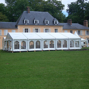 Tente de réception extérieure économique pour 100 à 150 personnes, idéale pour événements, mariages et fêtes, à vendre - Product Image 1