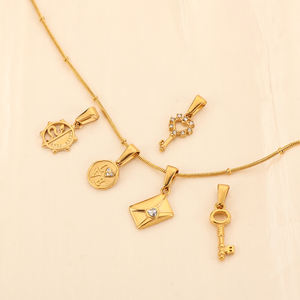 Pendentif Olivia en acier inoxydable avec breloque clé, cœur, flèche, <span class=keywords><strong>Paris</strong></span>, zircon et caméra, en <span class=keywords><strong>or</strong></span> 18 carats, pour <span class=keywords><strong>la</strong></span> fabrication de bijoux, pour hommes et femmes - Product Image 6