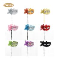 Masque en plastique tendance Yachen pour couple, accessoire de costume pour carnaval, bal masqué et fêtes d'Halloween