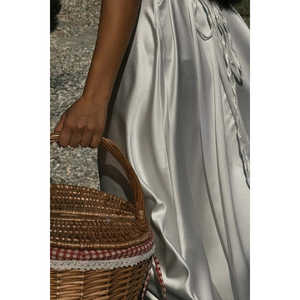 Robe de travail blanche en satin à bretelles fines - Product Image 1