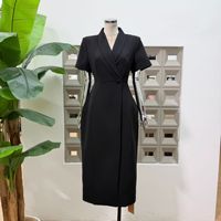 Robe Courte Femme Rétro Col V Manches Courtes Couleur Unie Collection Automne 2026 – Nouvelle Tendance Mode Boutique