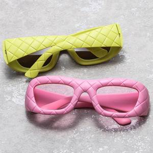 Novedad 2025 Gafas de Sol Vintage con Marco de Rayas Únicas Estilo Y2K, Protección UV400, Gafas de Sol Rectangulares Pequeñas Estilo Punk para Hombre y Mujer - Product Image 5