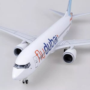 Modèle d'<span class=keywords><strong>avion</strong></span> en résine Boeing 737 flydubai à l'échelle 1/85, 47 cm, objet de <span class=keywords><strong>collection</strong></span>, cadeau, avec trains d'atterrissage - Product Image 3