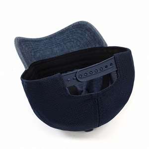 Gorra Trucker Unisex de Malla con Parte Trasera Personalizable y Bordado Frontal, Ajustable, de Corte Relajado, con Cierre a Presión, Ideal para Regalo Promocional - Product Image 4