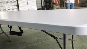 Mesa de picnic plegable para acampar fácil de <span class=keywords><strong>llevar</strong></span>, <span class=keywords><strong>Maleta</strong></span> de plástico para exteriores de 6 pies, mesa blanca de comedor plegable - Product Image 5