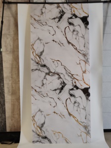 Panneau mural de douche en PVC Carrara White Marble 1/1,2 m, qualité supérieure, imperméable, finition UV, panneau décoratif pour salle de bain - Product Image 1
