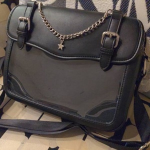 Sac bandoulière Ita Bag personnalisé style gothique punk avec insert amovible pour l'affichage de badges - Product Image 3