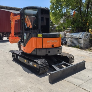 ขายรถขุดขนาดเล็ก 5 ตัน รุ่น Hitachi ZX50U-3 Zaxis 50U มือสองจากญี่ปุ่น น้ำหนักใช้งาน 5 ตัน ราคาถูก - Product Image 3