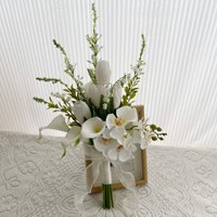 Bouquet de mariée artificiel blanc, fleurs de mariage nouées à la main en lys calla, tulipes et orchidées phalaenopsis au toucher réel pour la mariée