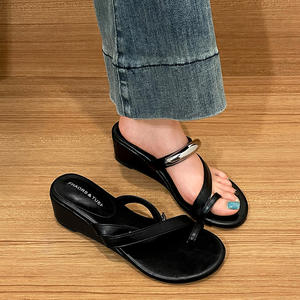 Verano Clip Toe cuñas tacón Mujer Zapatillas moda Metal hebilla Mujer al aire libre fiesta vestido diapositivas zapatos - Product Image 2