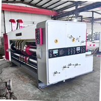 Goedkope automatische flexo kartonnen verpakkingsmachines voor fruit- en pizzadozen, inclusief print-, sleuven- en stansfunctie