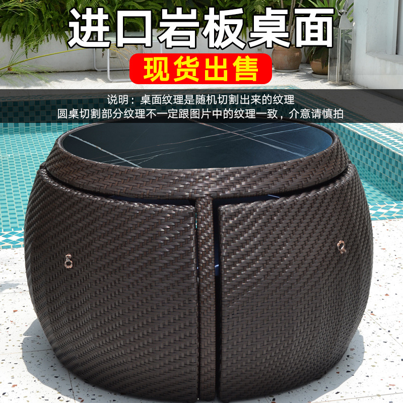 Mesa y sillas en forma de tambor [color café oscuro] negro dorado