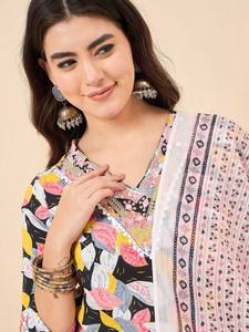 Kurta de Algodón Puro Estampada para Mujer con Pantalones y Dupatta, Producto al por Mayor, Traje Indio Pakistaní Personalizado para Mujer - Product Image 2