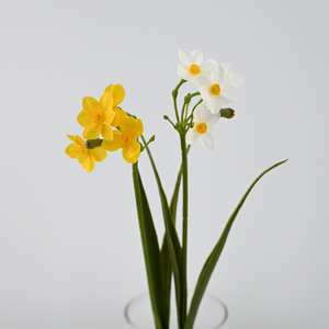 <span class=keywords><strong>Fleur</strong></span> <span class=keywords><strong>de</strong></span> narcisse artificielle en soie <span class=keywords><strong>de</strong></span> 43 cm, design à 4 têtes, vente en gros directe d'usine pour une décoration <span class=keywords><strong>de</strong></span> table élégante, décoration <span class=keywords><strong>de</strong></span> maison et <span class=keywords><strong>de</strong></span> bureau - Product Image 1