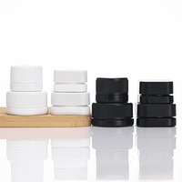 Pot en verre blanc de haute qualité de marque GMP avec bouchon en plastique à l'épreuve des enfants, finition mate opaque, capacités de 3 ml à 9 ml, modèle GMP015-12
