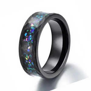Bague en tungstène noir martelé 8MM avec incrustation d'<span class=keywords><strong>opale</strong></span> concassée et d'<span class=keywords><strong>opale</strong></span> galaxie, pour hommes et femmes, bagues de fiançailles, vente en gros - Product Image 1