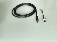 Connecteur mâle M12 à 4 broches de type moulé avec dispositifs de positionnement anti-erreur intégrés