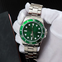 Montre de luxe pour homme avec boîtier en alliage, bracelet en acier inoxydable de 44 mm, étanche, mouvement à quartz, cadran élégant et aiguilles.