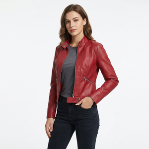 Veste varsity matelassée classique pour femme, design personnalisable en cuir véritable avec manches tissées, veste en cuir rouge - Product Image 4