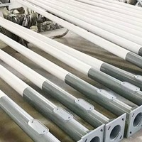 Durable galvanizado Q235B construcción de acero al aire libre carretera luz solar alumbrado público postes de lámpara